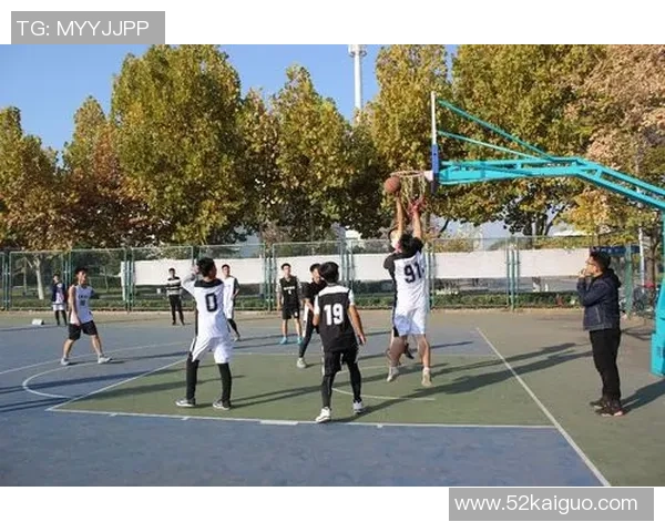 天主大学与圣地亚哥流浪者的激烈对决展现篮球魅力与团队精神